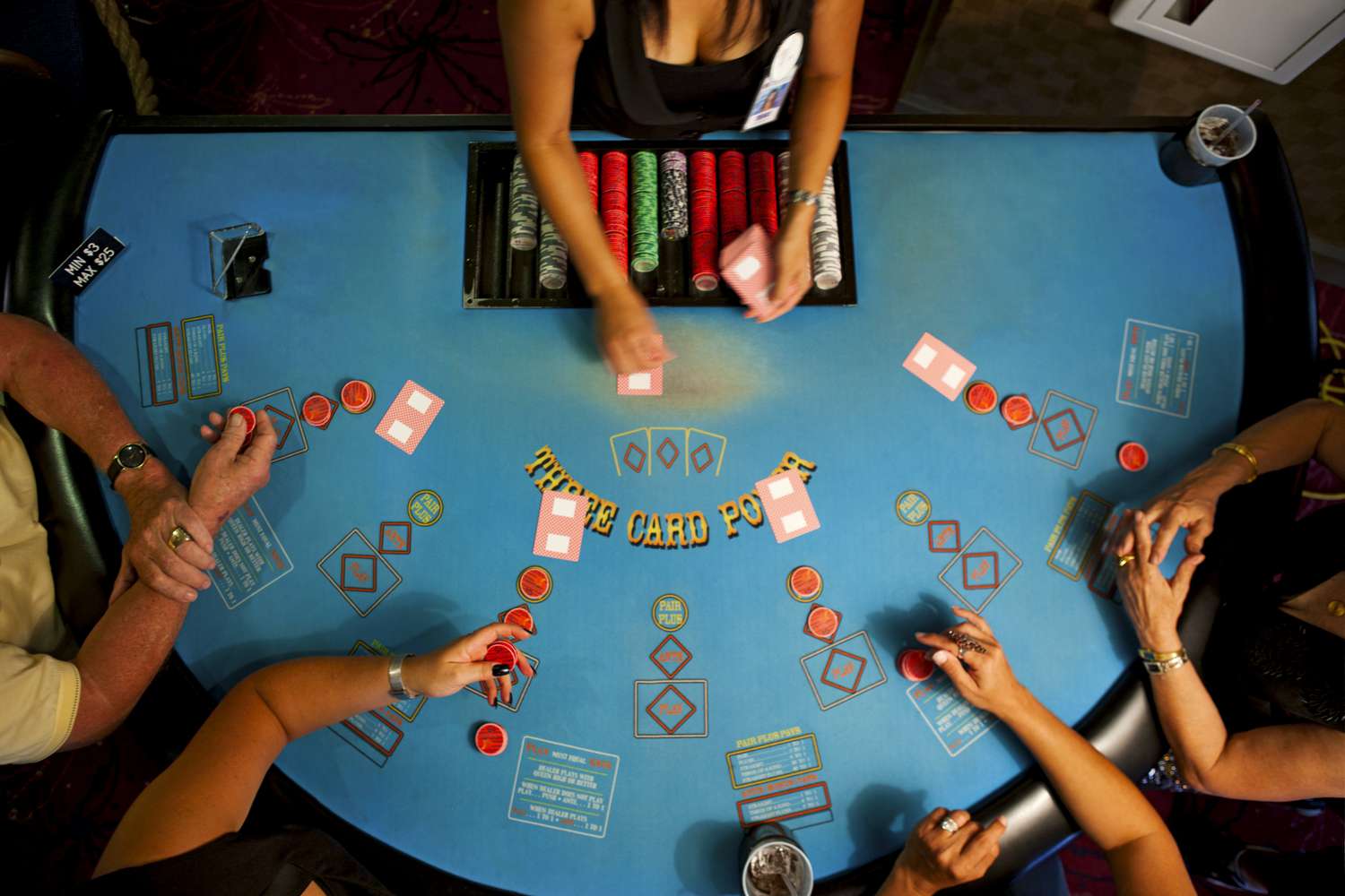 The Social Aspect of Online Gambling: How Club Player Casino Connects Players Across the World